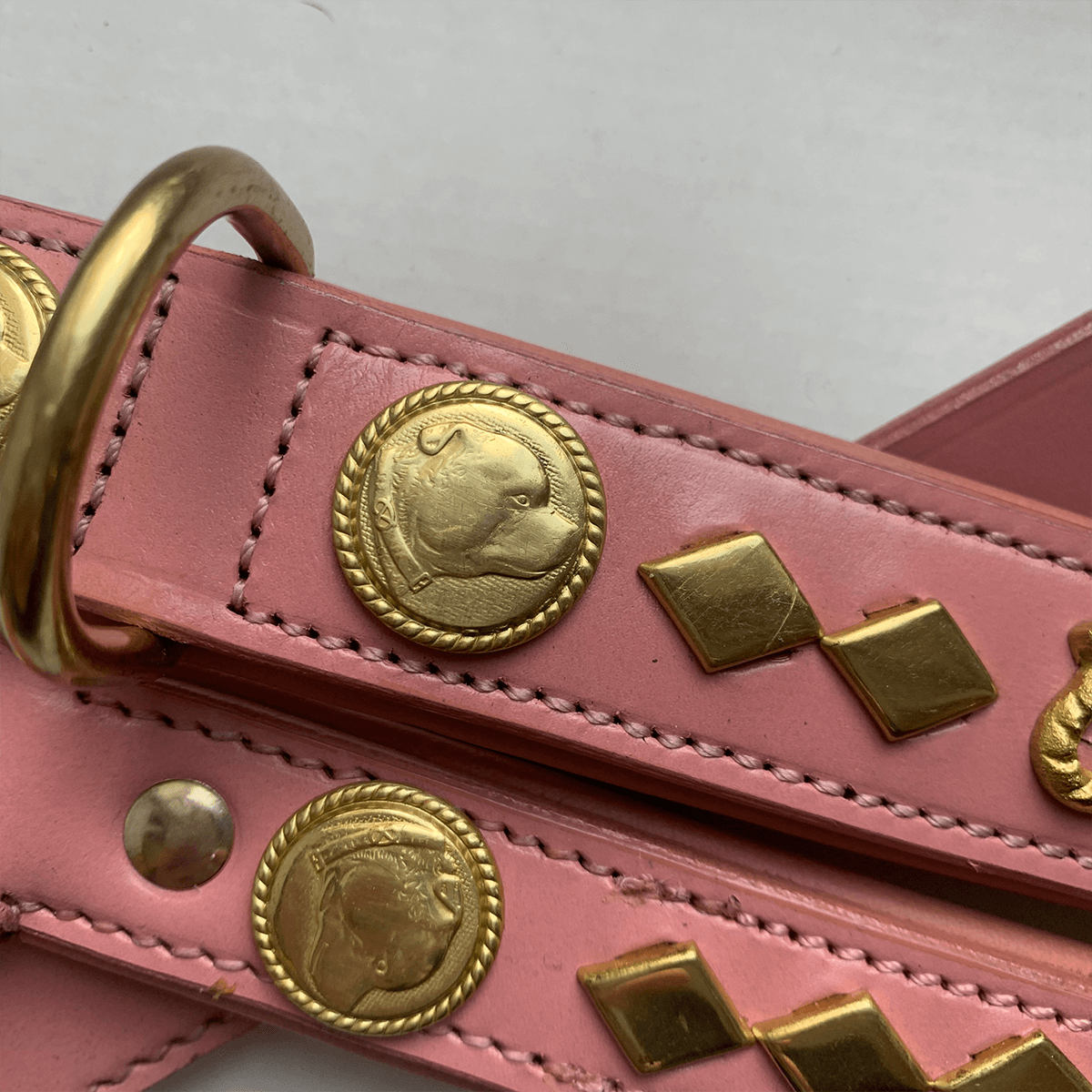 Staffordshire Bull Terrier 1935® Läderhalsband & Koppel Set - Gentleman Jim - Babyrosa/Guld