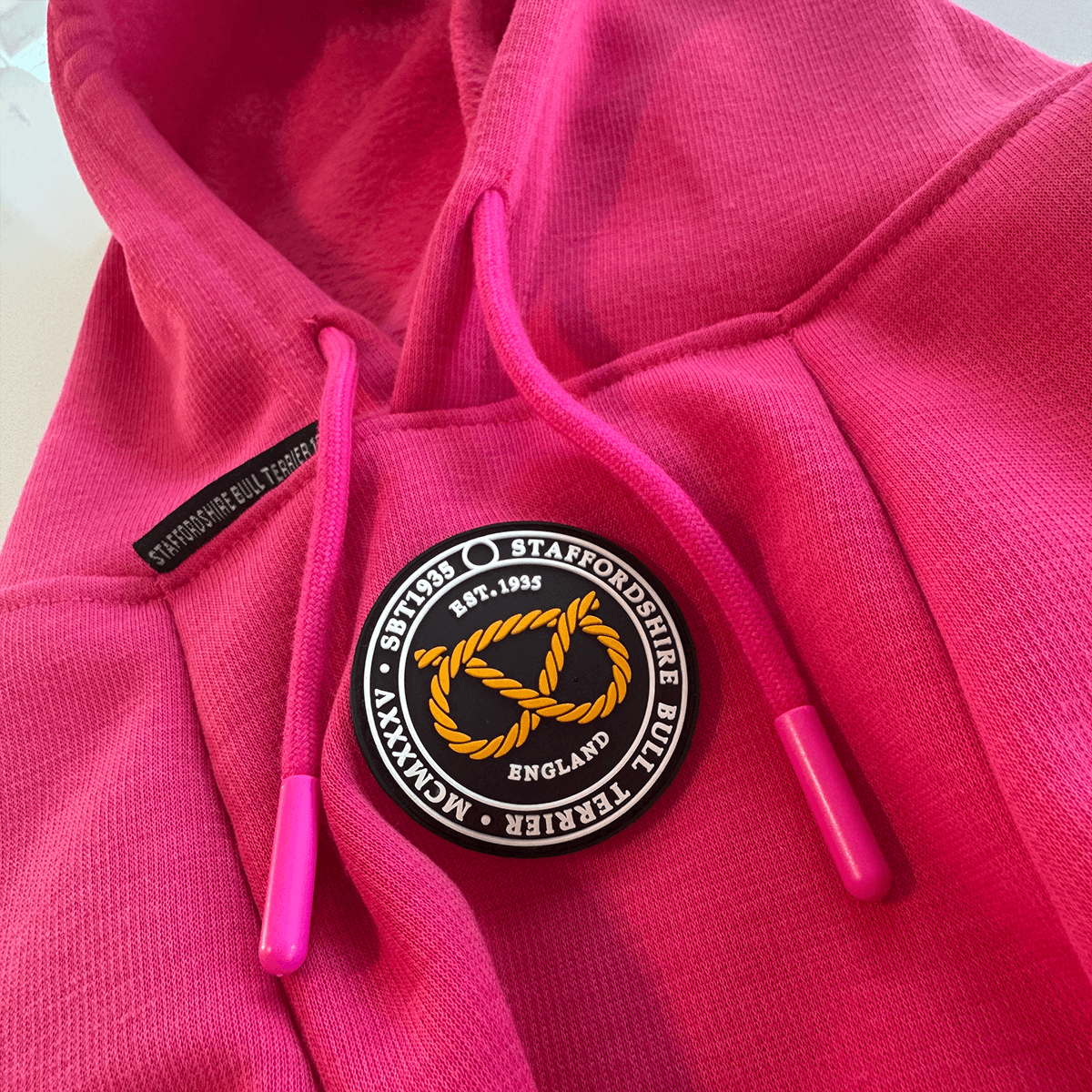 Staffordshire Bullterrier 1935® Hoodie - Rosa