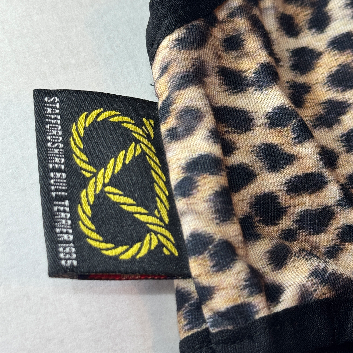 Staffordshire Bull Terrier 1935® Tikskydd med Hängslen - Leopard
