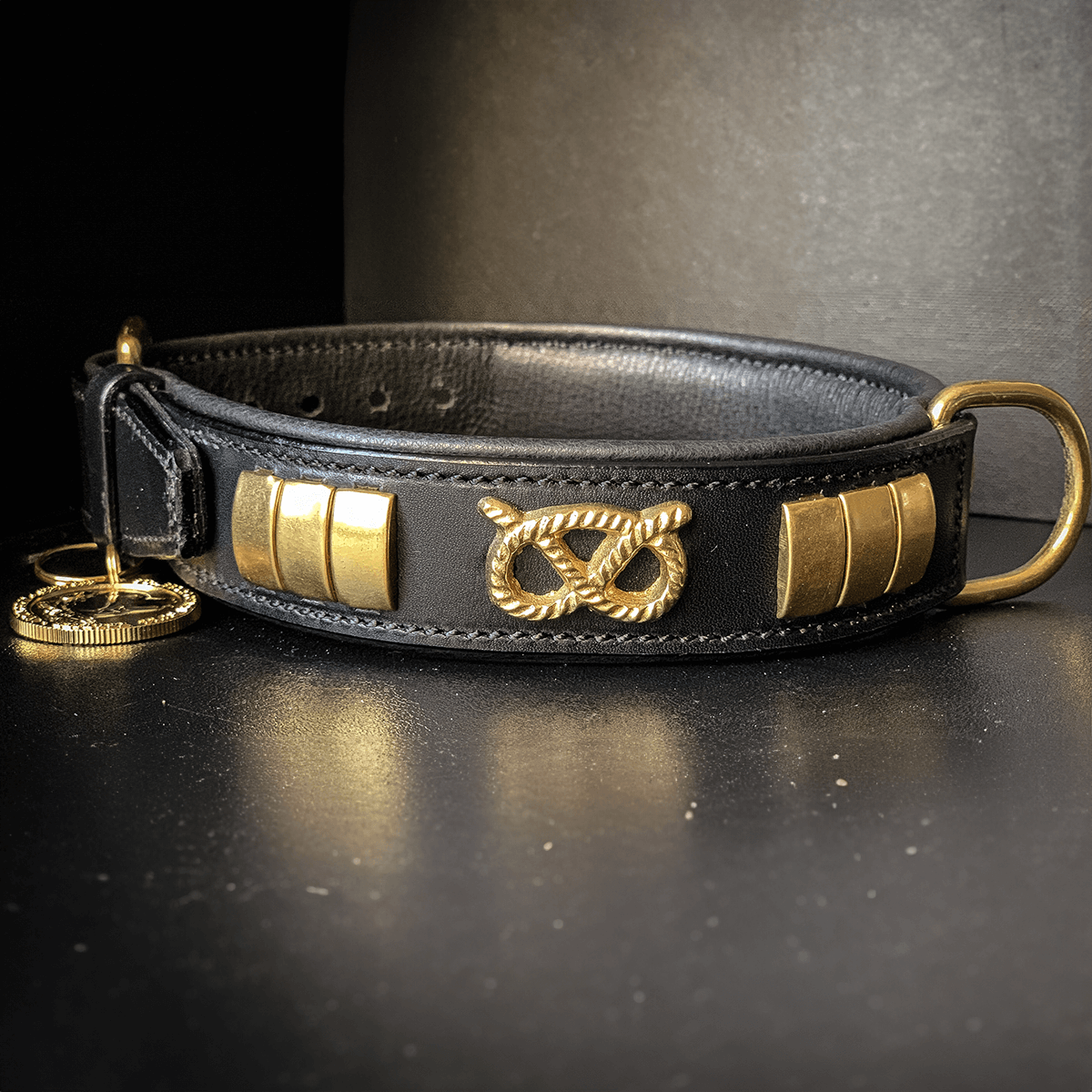Staffordshire Bull Terrier 1935® Läderhalsband & Koppel Set - Diplomat - Svart/Guld