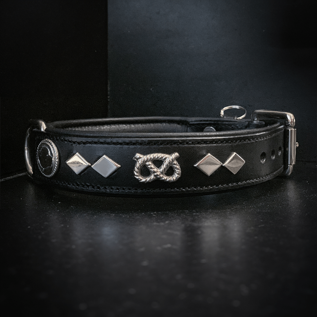 Staffordshire Bull Terrier 1935® Läderhalsband & Koppel Set - Gentleman Jim - Svart/Silver