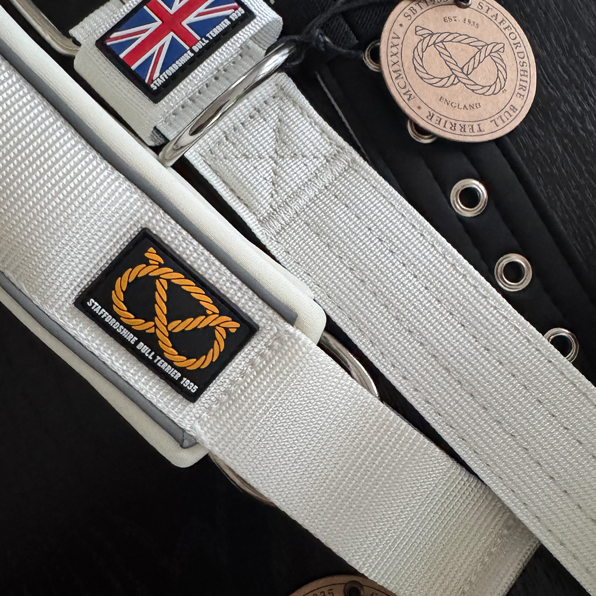 Staffordshire Bull Terrier 1935® Martingale Halsband - Vit