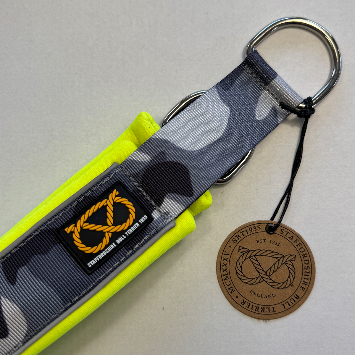 Staffordshire Bull Terrier 1935® Martingale Halsband - Natt Camo & Neongul