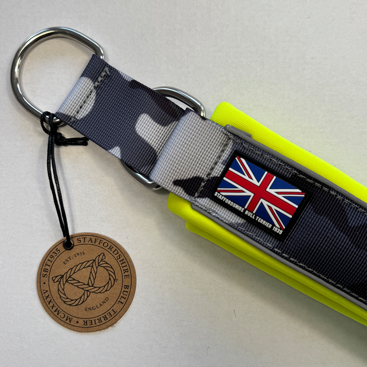 Staffordshire Bull Terrier 1935® Martingale Halsband - Natt Camo & Neongul