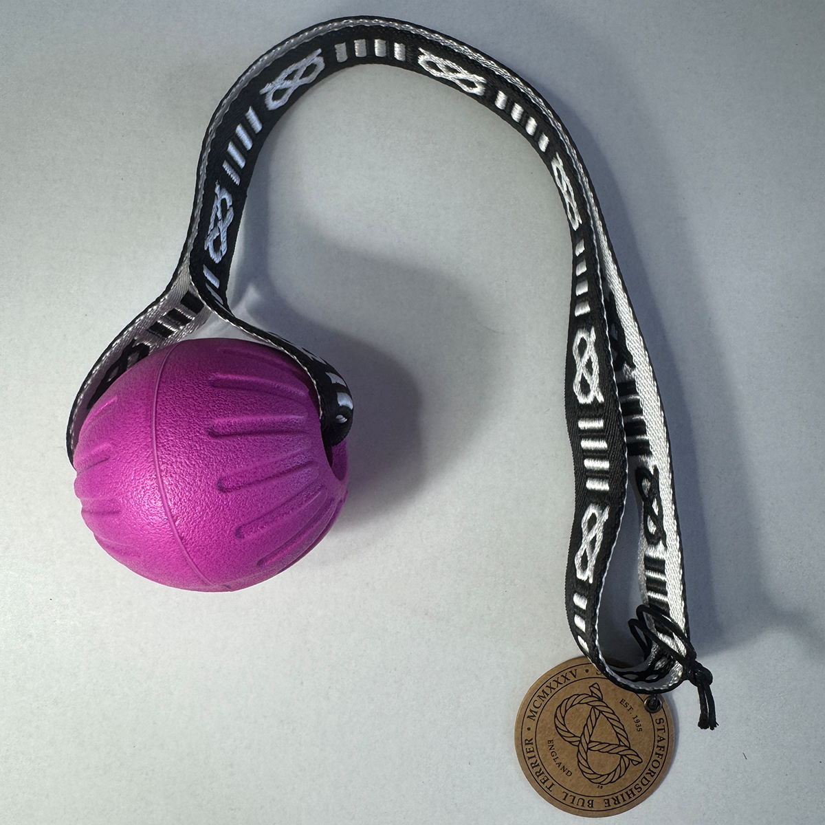 Staffordshire Bull Terrier 1935® Balle à poignée – Fuchsia