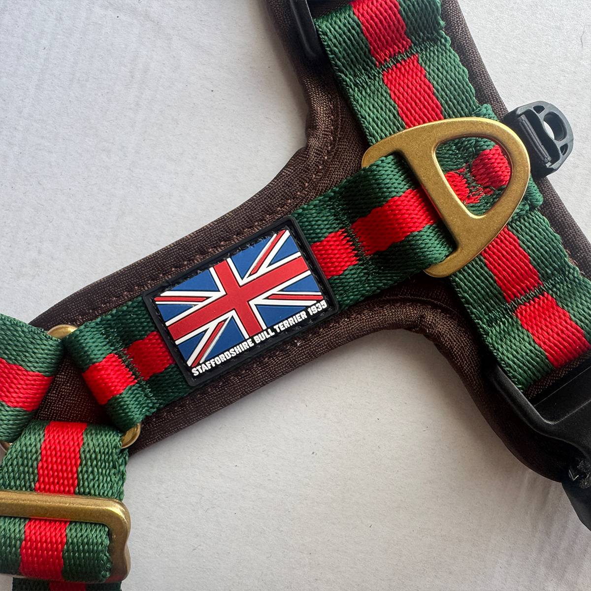 Staffordshire Bull Terrier 1935® Harness & Leash Set - Rosso Verde Edition