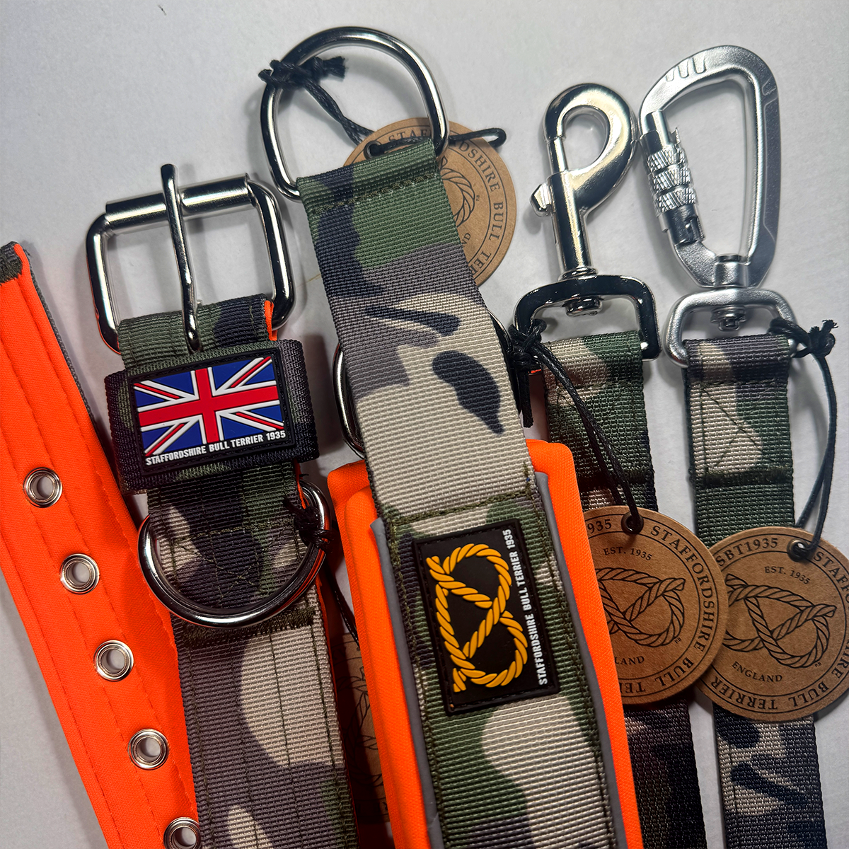 Staffordshire Bull Terrier 1935® Martingale Collar - Classic Camo & Neon Orange