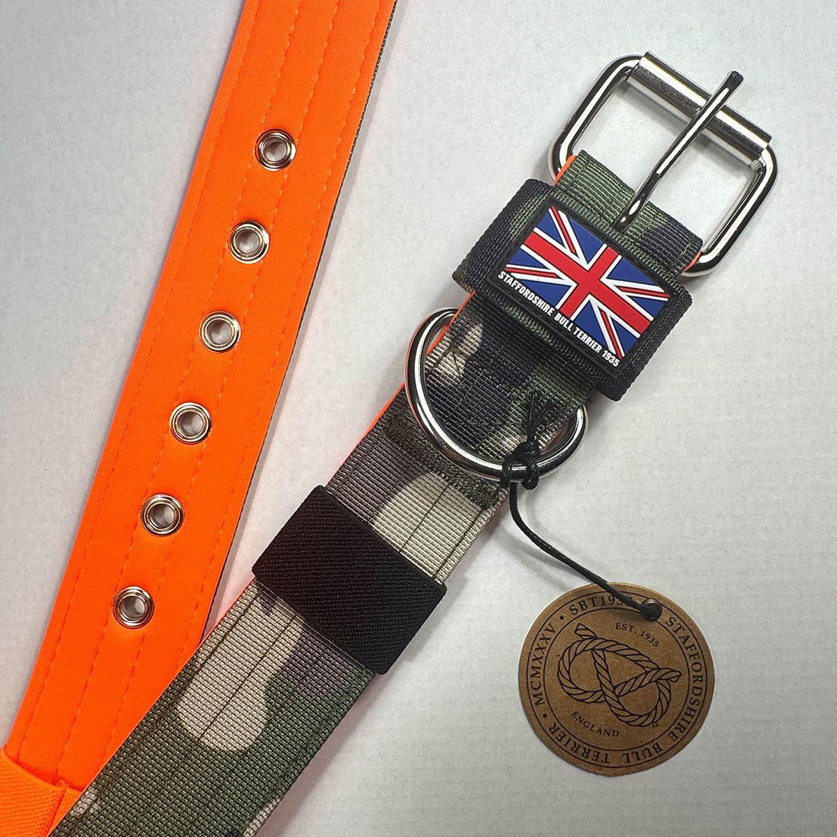 Staffordshire Bull Terrier 1935® Nylon Collar - Classic Camo & Neon Orange